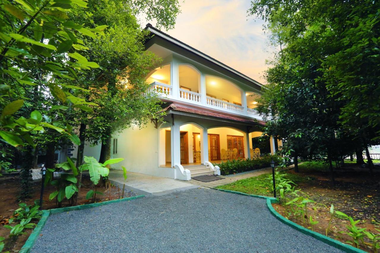 Kochi Once Upon The River, Aluva - Near Cochin International Airport מראה חיצוני תמונה