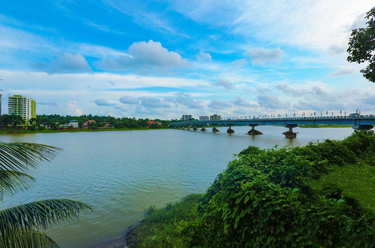 Kochi Once Upon The River, Aluva - Near Cochin International Airport מראה חיצוני תמונה