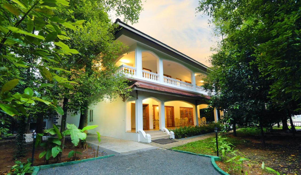 Kochi Once Upon The River, Aluva - Near Cochin International Airport מראה חיצוני תמונה